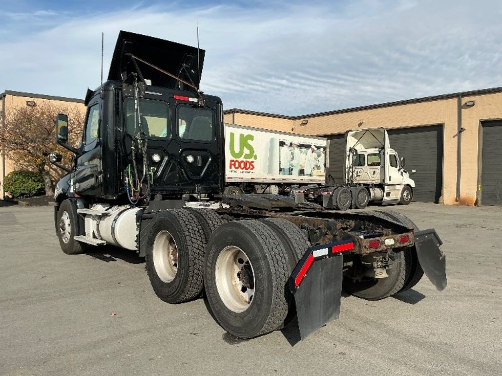 Day Cab Tractor-Heavy Duty Tractors-Freightliner-2020-T12664ST-Wilkes Barre-PA-489,189\n\t\tmiles-$ 41,000 - Image 5