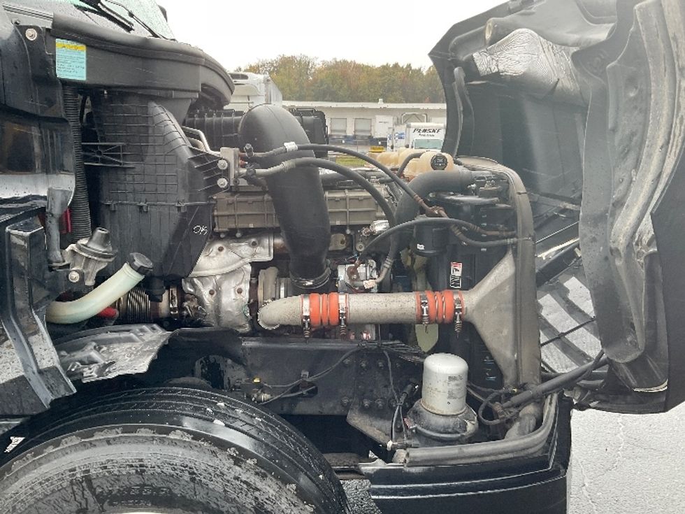 Day Cab Tractor-Heavy Duty Tractors-Freightliner-2020-T12664ST-Wilkes Barre-PA-489,986\n\t\tmiles-$ 42,250 - Image 15