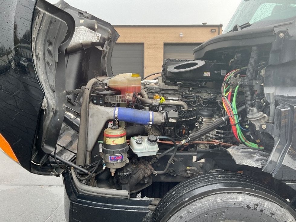 Day Cab Tractor-Heavy Duty Tractors-Freightliner-2020-T12664ST-Wilkes Barre-PA-489,986\n\t\tmiles-$ 42,250 - Image 16