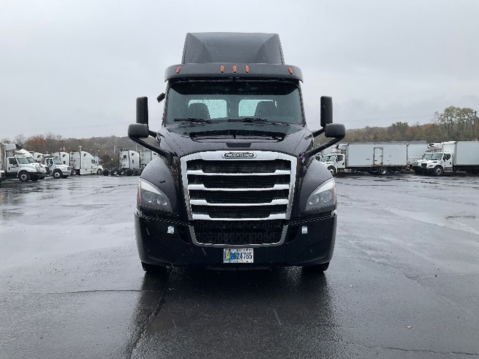 Day Cab Tractor-Heavy Duty Tractors-Freightliner-2020-T12664ST-Wilkes Barre-PA-489,986\n\t\tmiles-$ 42,250 - Image 2
