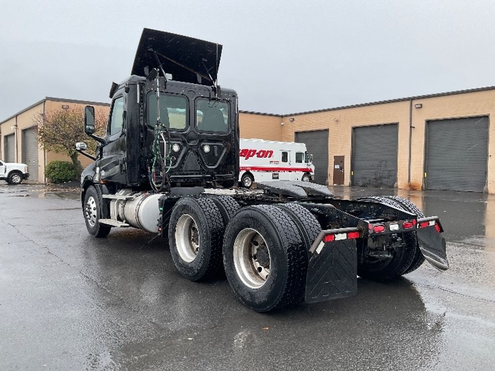 Day Cab Tractor-Heavy Duty Tractors-Freightliner-2020-T12664ST-Wilkes Barre-PA-489,986\n\t\tmiles-$ 42,250 - Image 5