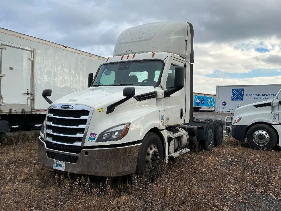 Day Cab Tractor-Heavy Duty Tractors-Freightliner-2020-T12664ST-Wilkes Barre-PA-595,384\n\t\tmiles-$ 12,000 - Image 3