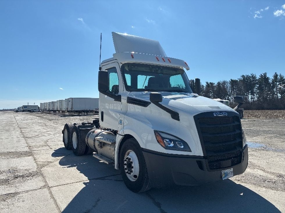 Day Cab Tractor-Heavy Duty Tractors-Freightliner-2020-T12664ST-Wilmington-OH-343,546\n\t\tmiles-$ 51,750 - Image 1