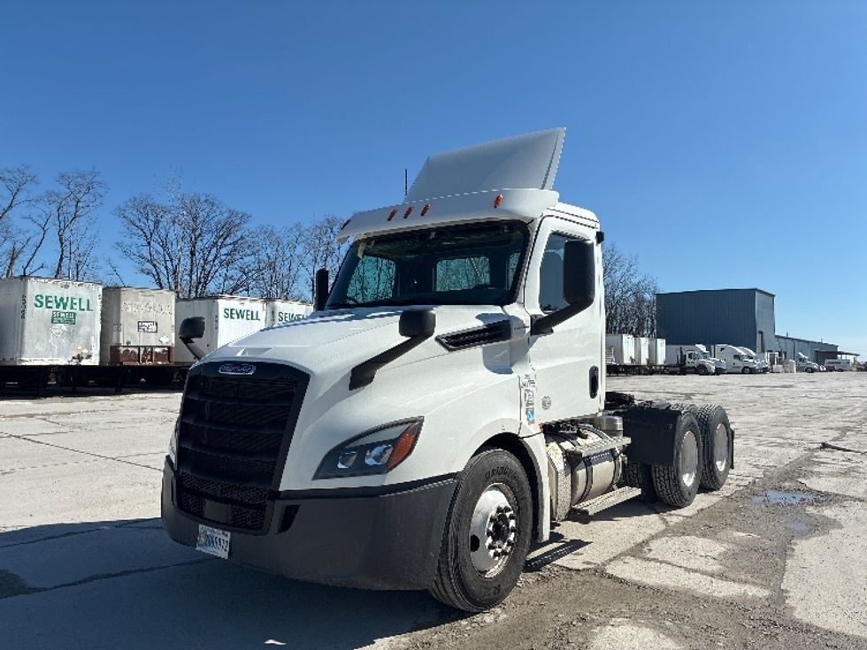 Day Cab Tractor-Heavy Duty Tractors-Freightliner-2020-T12664ST-Wilmington-OH-343,546\n\t\tmiles-$ 51,750 - Image 3