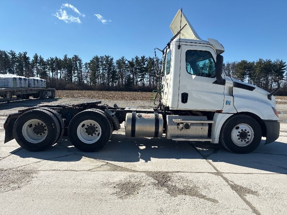 Day Cab Tractor-Heavy Duty Tractors-Freightliner-2020-T12664ST-Wilmington-OH-343,546\n\t\tmiles-$ 51,750 - Image 8