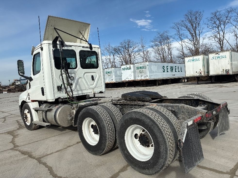 Day Cab Tractor-Heavy Duty Tractors-Freightliner-2020-T12664ST-Wilmington-OH-375,592\n\t\tmiles-$ 51,000 - Image 5