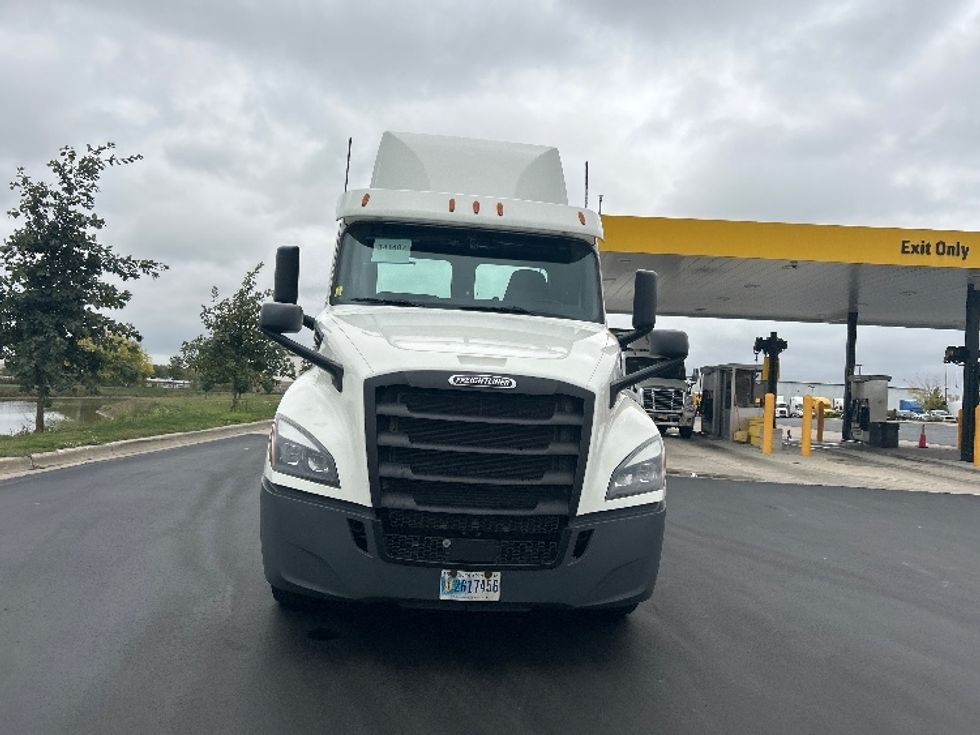 Day Cab Tractor-Heavy Duty Tractors-Freightliner-2020-T12664ST-Windsor-WI-247,642\n\t\tmiles-$ 58,500 - Image 2