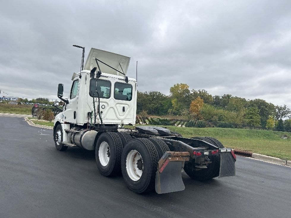 Day Cab Tractor-Heavy Duty Tractors-Freightliner-2020-T12664ST-Windsor-WI-247,642\n\t\tmiles-$ 58,500 - Image 5