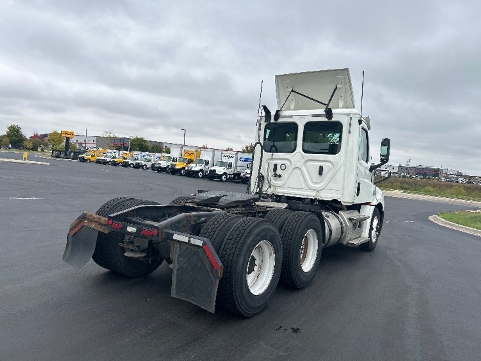 Day Cab Tractor-Heavy Duty Tractors-Freightliner-2020-T12664ST-Windsor-WI-247,642\n\t\tmiles-$ 58,500 - Image 7