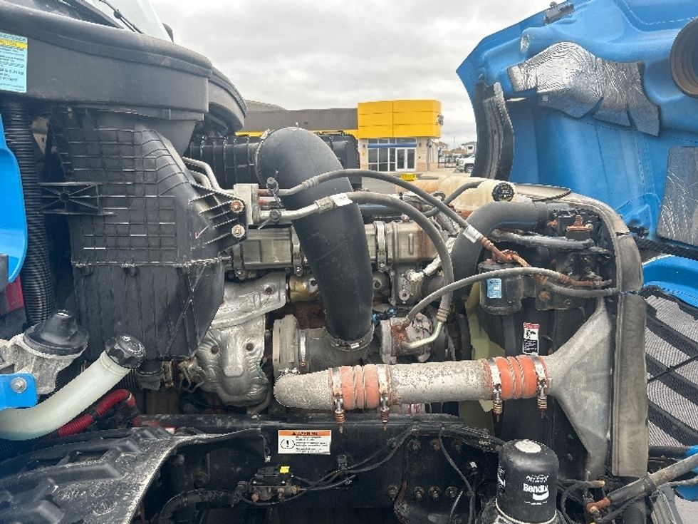 Day Cab Tractor-Heavy Duty Tractors-Freightliner-2020-T12664ST-Windsor-WI-304,155\n\t\tmiles-$ 55,500 - Image 15