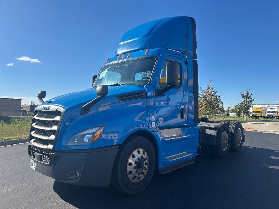 Day Cab Tractor-Heavy Duty Tractors-Freightliner-2020-T12664ST-Windsor-WI-310,549\n\t\tmiles-$ 55,000 - Image 3