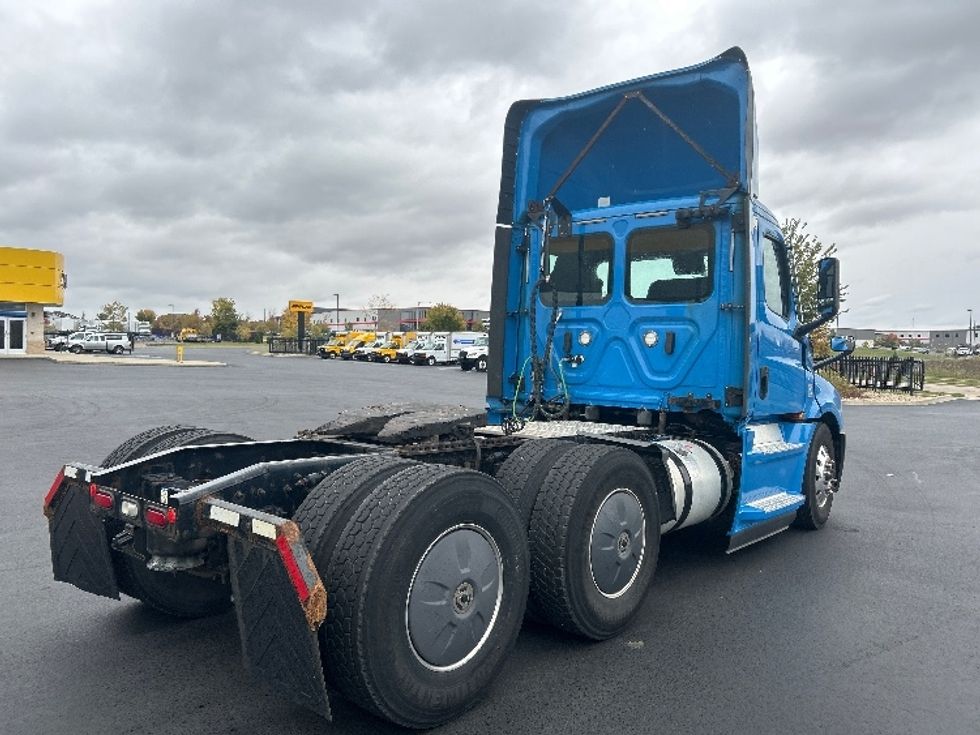 Day Cab Tractor-Heavy Duty Tractors-Freightliner-2020-T12664ST-Windsor-WI-319,747\n\t\tmiles-$ 54,500 - Image 7