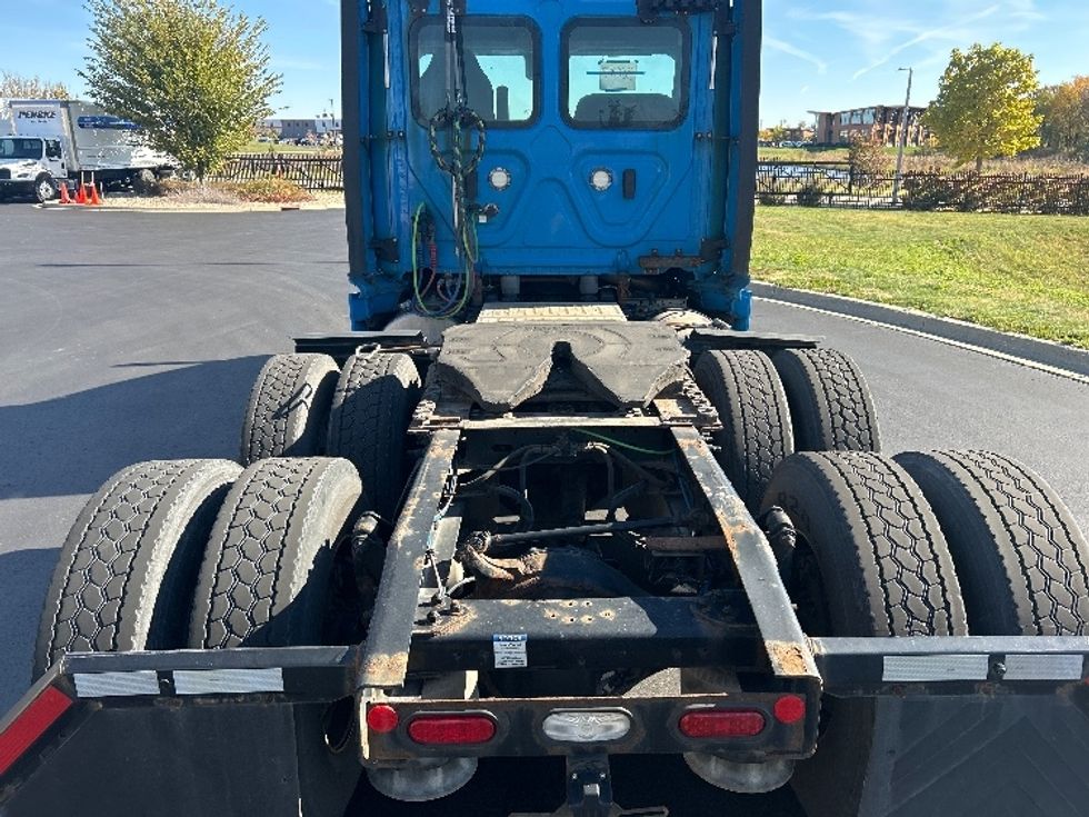 Day Cab Tractor-Heavy Duty Tractors-Freightliner-2020-T12664ST-Windsor-WI-335,824\n\t\tmiles-$ 53,750 - Image 6