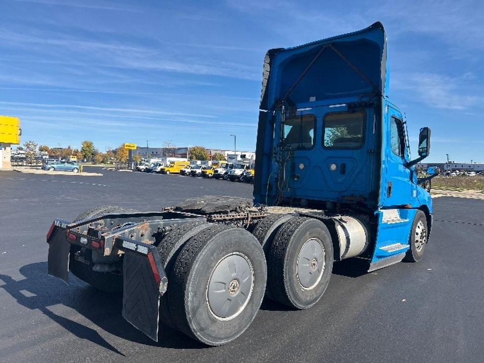 Day Cab Tractor-Heavy Duty Tractors-Freightliner-2020-T12664ST-Windsor-WI-335,824\n\t\tmiles-$ 53,750 - Image 7