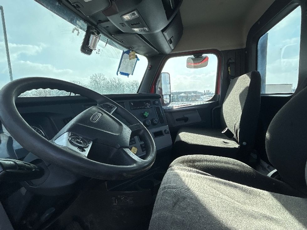 Day Cab Tractor-Heavy Duty Tractors-Freightliner-2020-T12664ST-Windsor-WI-360,247\n\t\tmiles-$ 49,250 - Image 10