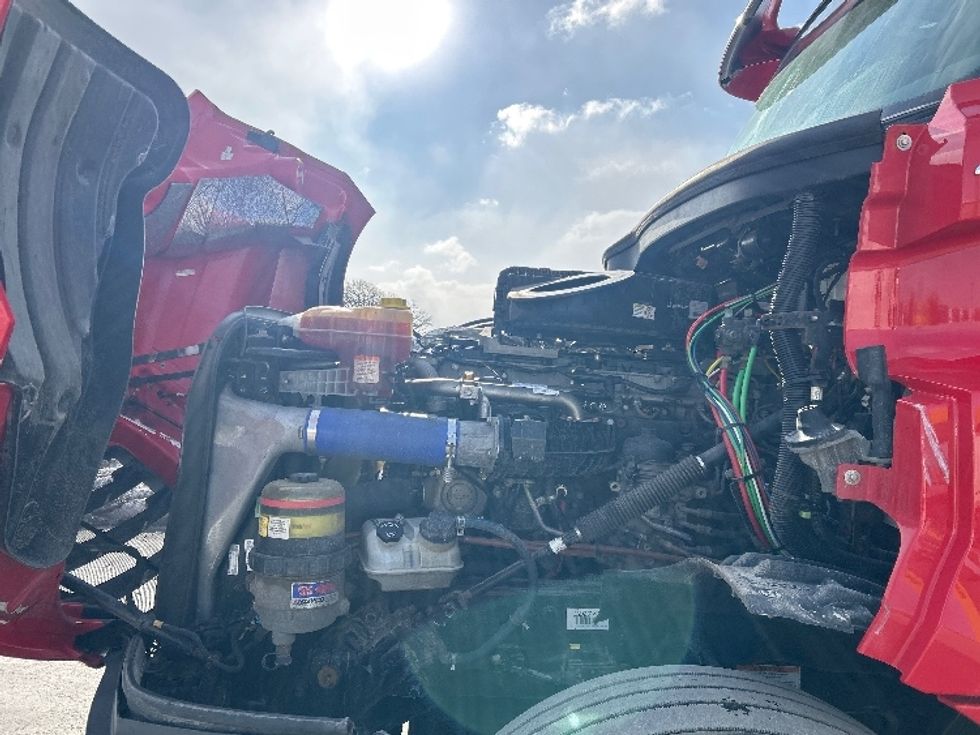 Day Cab Tractor-Heavy Duty Tractors-Freightliner-2020-T12664ST-Windsor-WI-360,247\n\t\tmiles-$ 49,250 - Image 16