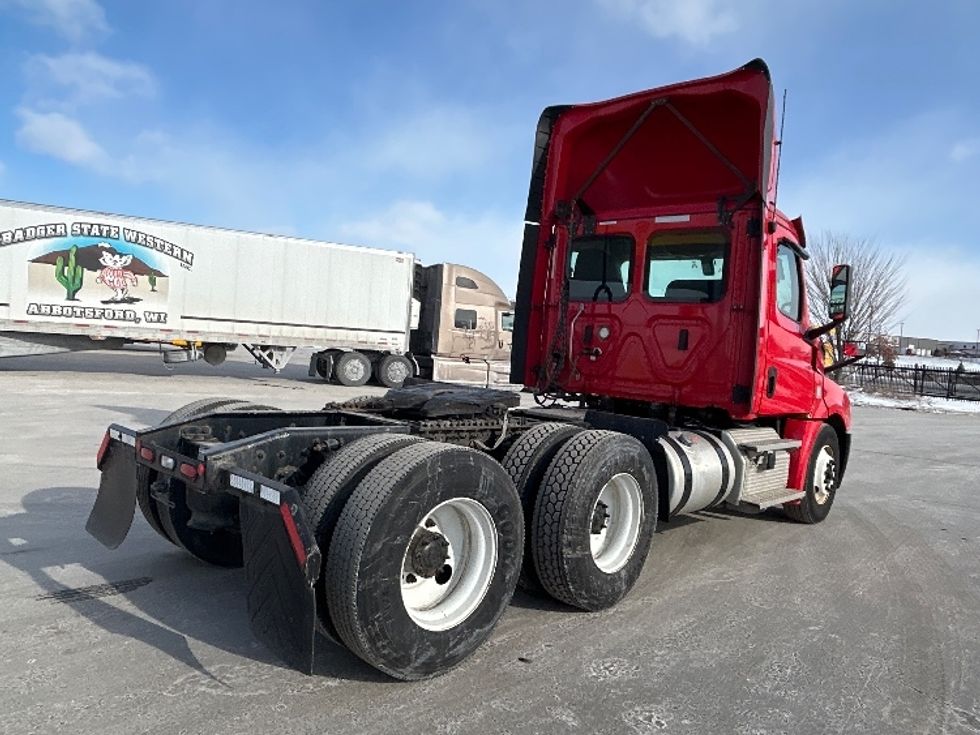 Day Cab Tractor-Heavy Duty Tractors-Freightliner-2020-T12664ST-Windsor-WI-360,247\n\t\tmiles-$ 49,250 - Image 7