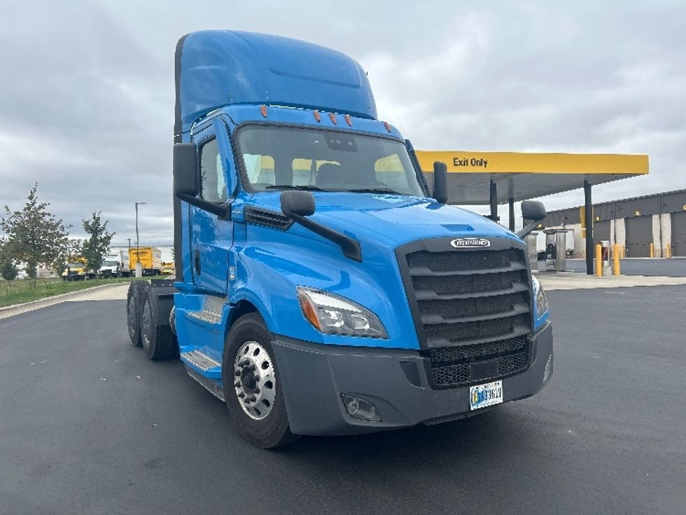 Day Cab Tractor-Heavy Duty Tractors-Freightliner-2020-T12664ST-Windsor-WI-361,565\n\t\tmiles-$ 52,500 - Image 1