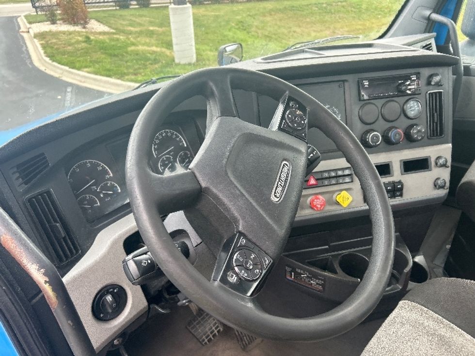 Day Cab Tractor-Heavy Duty Tractors-Freightliner-2020-T12664ST-Windsor-WI-361,565\n\t\tmiles-$ 52,500 - Image 10