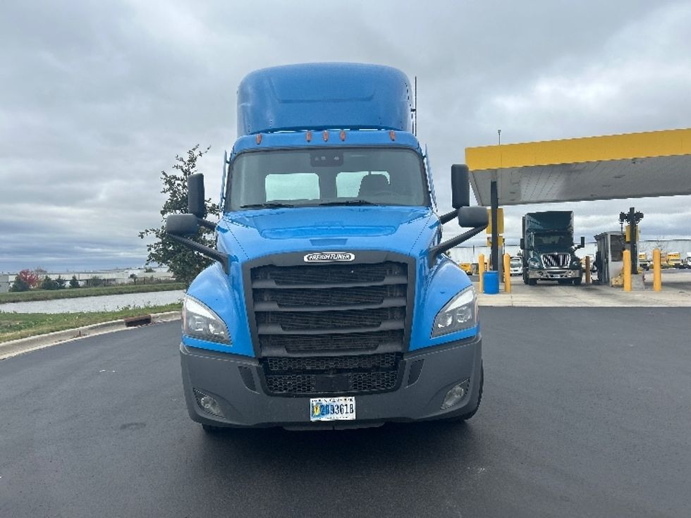 Day Cab Tractor-Heavy Duty Tractors-Freightliner-2020-T12664ST-Windsor-WI-361,565\n\t\tmiles-$ 52,500 - Image 2