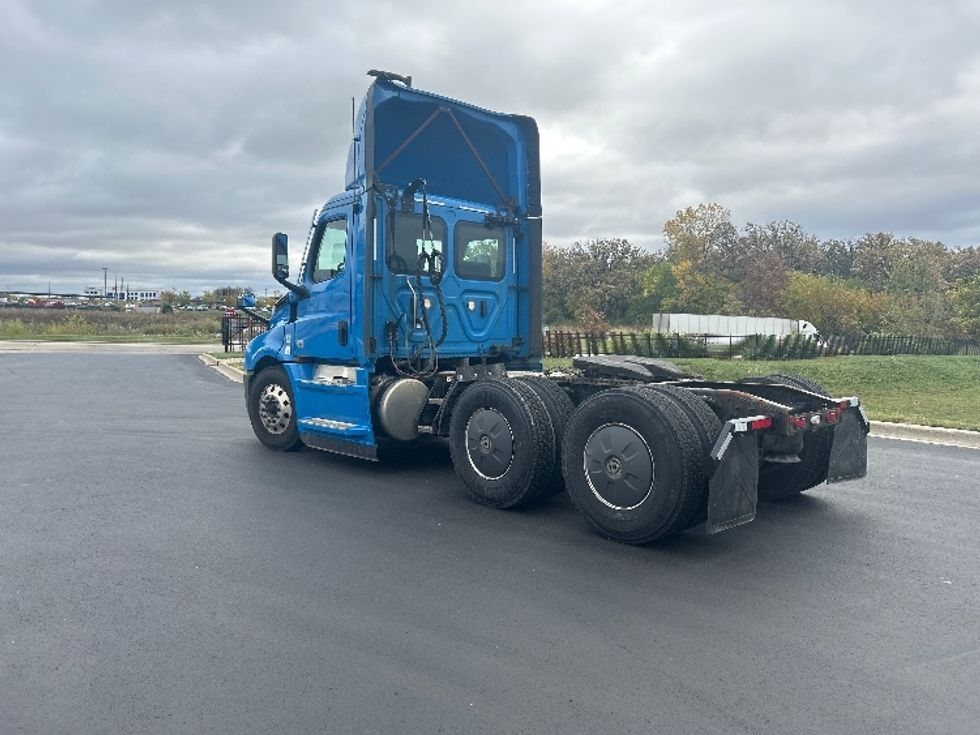 Day Cab Tractor-Heavy Duty Tractors-Freightliner-2020-T12664ST-Windsor-WI-361,565\n\t\tmiles-$ 52,500 - Image 5
