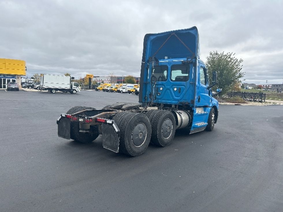 Day Cab Tractor-Heavy Duty Tractors-Freightliner-2020-T12664ST-Windsor-WI-361,565\n\t\tmiles-$ 52,500 - Image 7