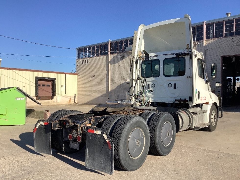 Day Cab Tractor-Heavy Duty Tractors-Freightliner-2020-T12664ST-Winnipeg-MB-519,025\n\t\tkm-$ 70,000 - Image 7