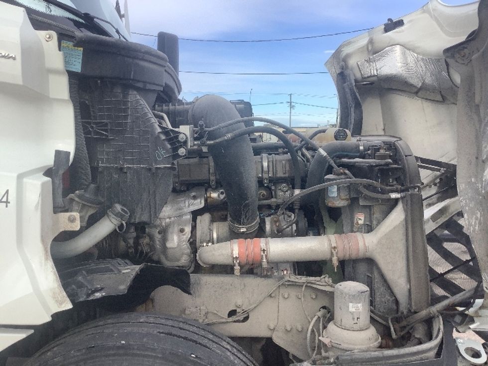Day Cab Tractor-Heavy Duty Tractors-Freightliner-2020-T12664ST-Winnipeg-MB-677,800\n\t\tkm-$ 63,500 - Image 15