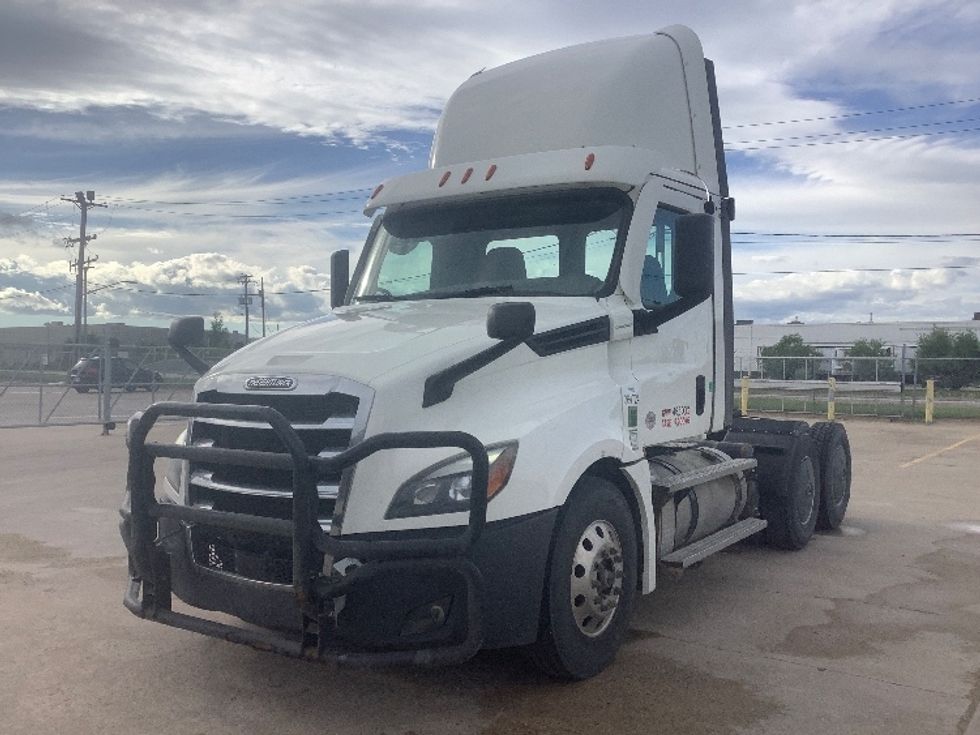Day Cab Tractor-Heavy Duty Tractors-Freightliner-2020-T12664ST-Winnipeg-MB-677,800\n\t\tkm-$ 63,500 - Image 3