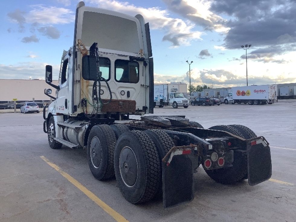 Day Cab Tractor-Heavy Duty Tractors-Freightliner-2020-T12664ST-Winnipeg-MB-677,800\n\t\tkm-$ 63,500 - Image 5
