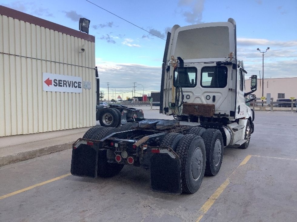 Day Cab Tractor-Heavy Duty Tractors-Freightliner-2020-T12664ST-Winnipeg-MB-677,800\n\t\tkm-$ 63,500 - Image 7