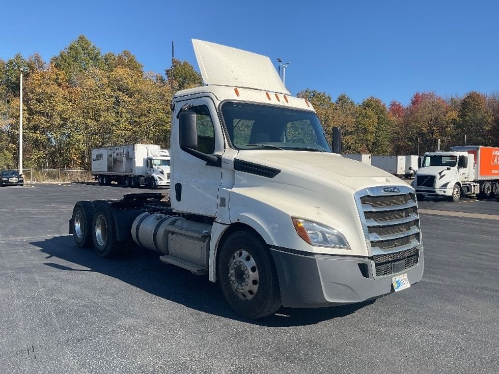 Day Cab Tractor-Heavy Duty Tractors-Freightliner-2020-T12664ST-Youngstown-OH-163,741\n\t\tmiles-$ 60,750 - Image 1