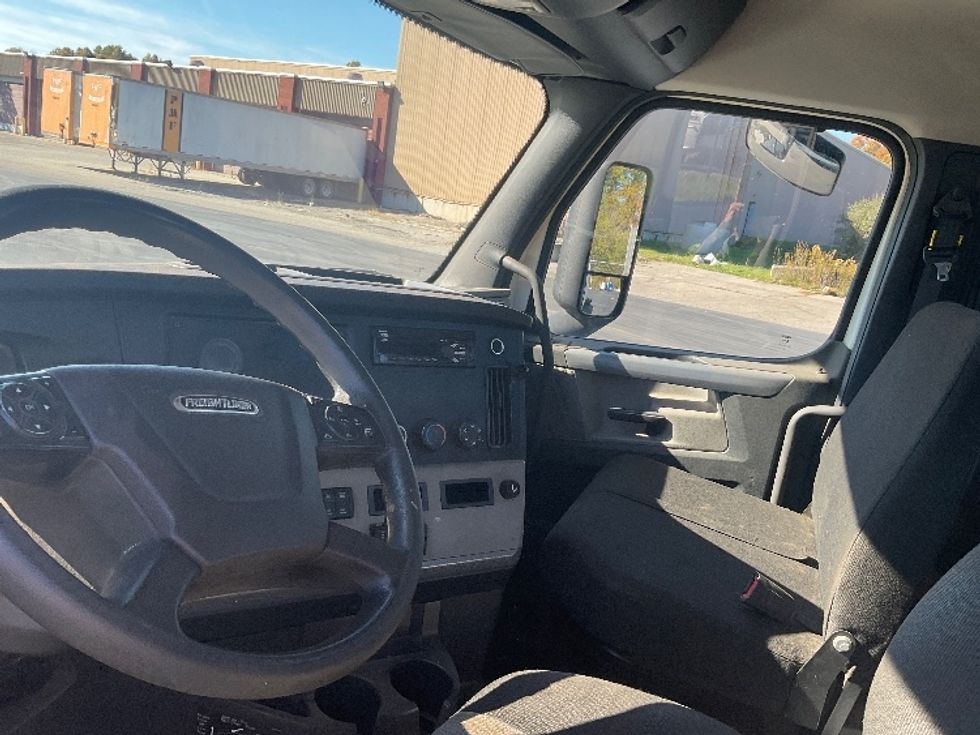 Day Cab Tractor-Heavy Duty Tractors-Freightliner-2020-T12664ST-Youngstown-OH-163,741\n\t\tmiles-$ 60,750 - Image 10