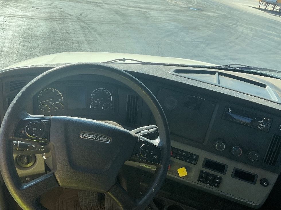 Day Cab Tractor-Heavy Duty Tractors-Freightliner-2020-T12664ST-Youngstown-OH-163,741\n\t\tmiles-$ 60,750 - Image 11