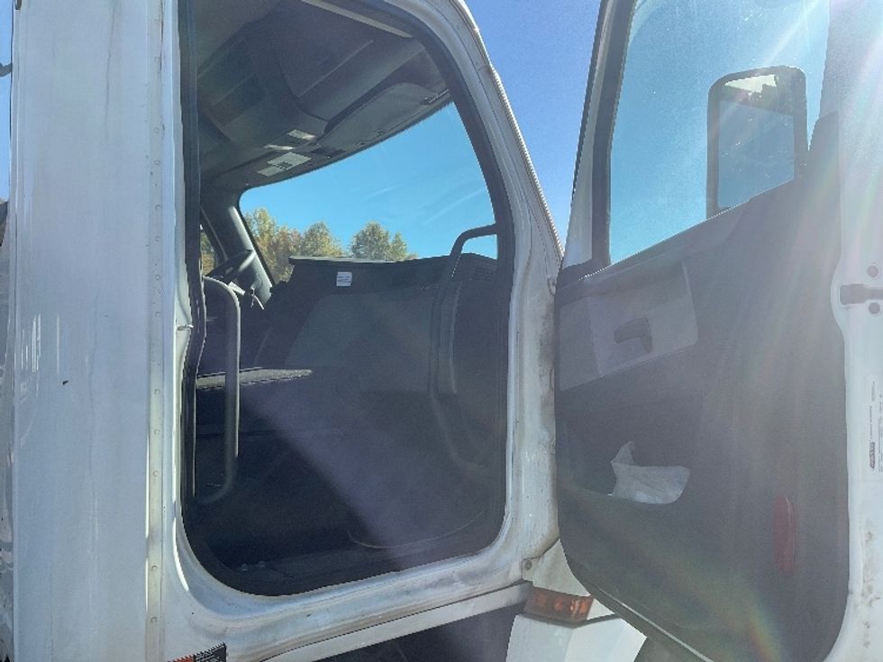 Day Cab Tractor-Heavy Duty Tractors-Freightliner-2020-T12664ST-Youngstown-OH-163,741\n\t\tmiles-$ 60,750 - Image 12