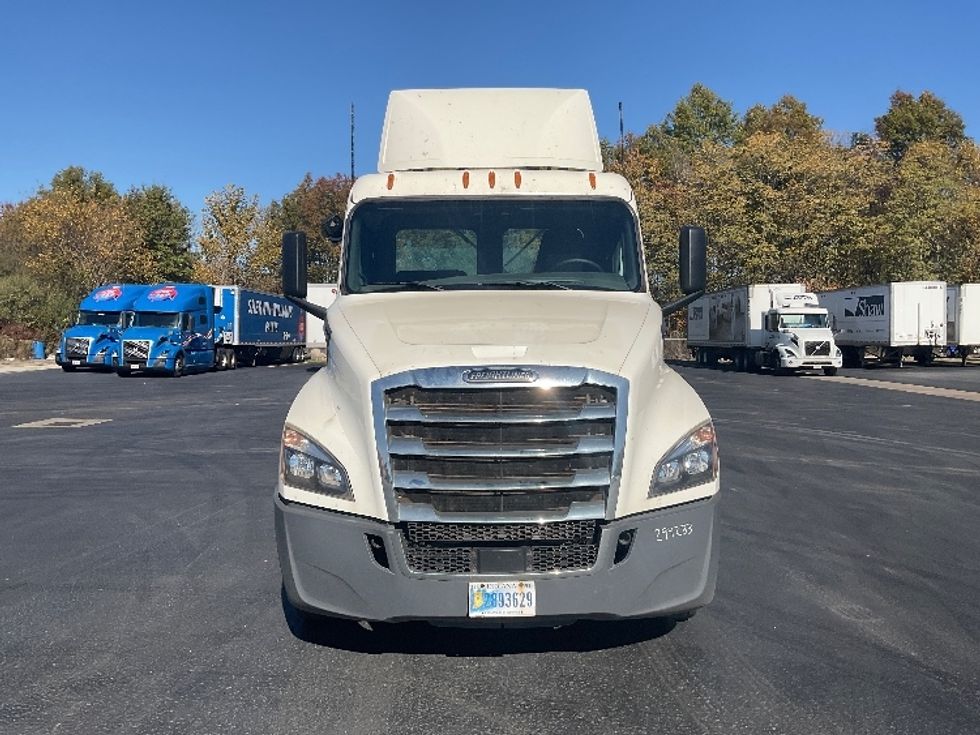 Day Cab Tractor-Heavy Duty Tractors-Freightliner-2020-T12664ST-Youngstown-OH-163,741\n\t\tmiles-$ 60,750 - Image 2