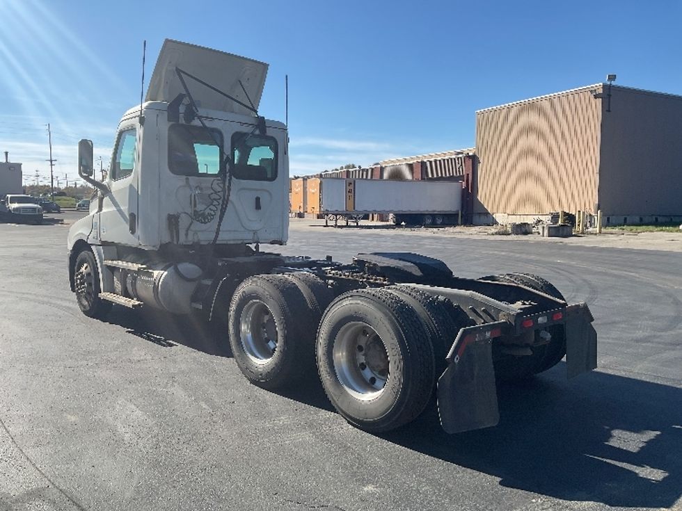 Day Cab Tractor-Heavy Duty Tractors-Freightliner-2020-T12664ST-Youngstown-OH-163,741\n\t\tmiles-$ 60,750 - Image 5