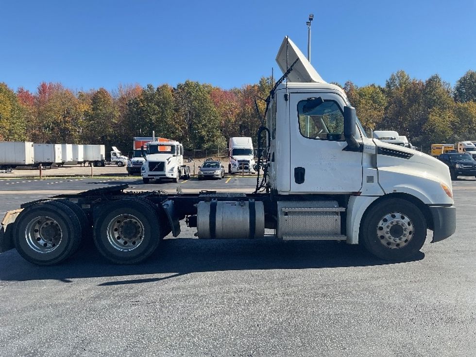 Day Cab Tractor-Heavy Duty Tractors-Freightliner-2020-T12664ST-Youngstown-OH-163,741\n\t\tmiles-$ 60,750 - Image 8