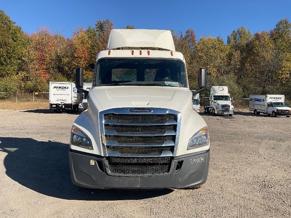 Day Cab Tractor-Heavy Duty Tractors-Freightliner-2020-T12664ST-Youngstown-OH-226,111\n\t\tmiles-$ 57,500 - Image 2