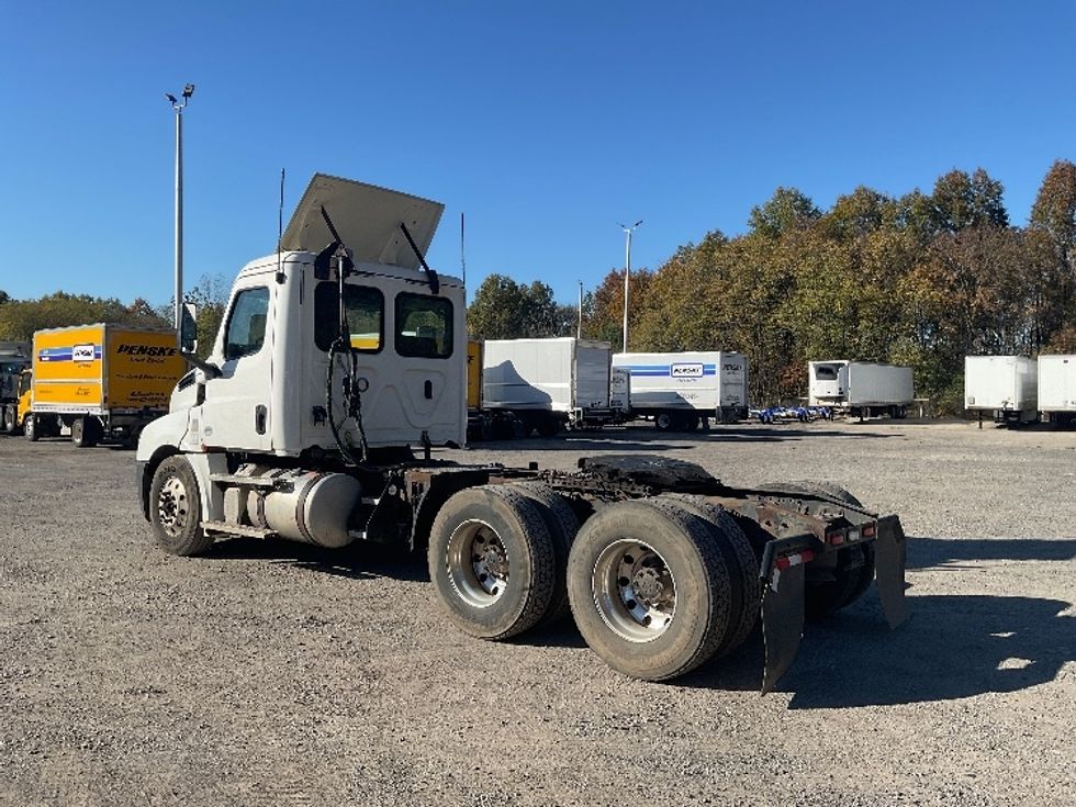 Day Cab Tractor-Heavy Duty Tractors-Freightliner-2020-T12664ST-Youngstown-OH-226,111\n\t\tmiles-$ 57,500 - Image 5