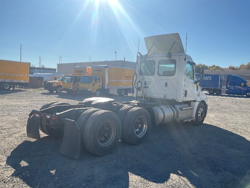 Day Cab Tractor-Heavy Duty Tractors-Freightliner-2020-T12664ST-Youngstown-OH-226,111\n\t\tmiles-$ 57,500 - Image 7