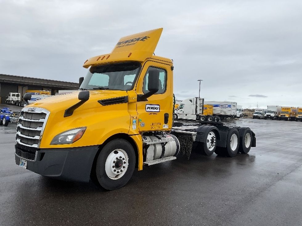 Day Cab Tractor-Heavy Duty Tractors-Freightliner-2020-T12684ST-Boise-ID-319,354\n\t\tmiles-$ 80,500 - Image 3