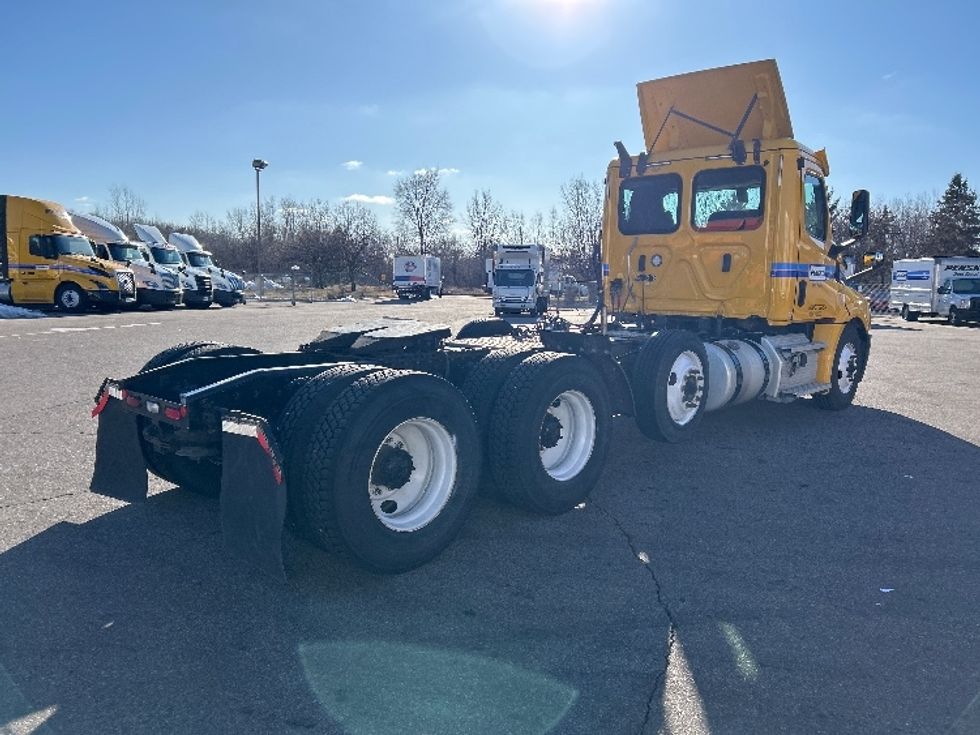Day Cab Tractor-Heavy Duty Tractors-Freightliner-2020-T12684ST-Brooklyn Park-MN-308,443\n\t\tmiles-$ 59,250 - Image 7
