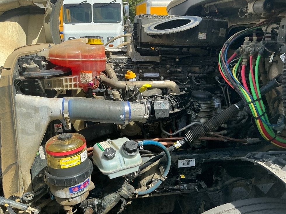 Day Cab Tractor-Heavy Duty Tractors-Freightliner-2020-T12684ST-Coburg-OR-64,680\n\t\tmiles-$ 90,750 - Image 16