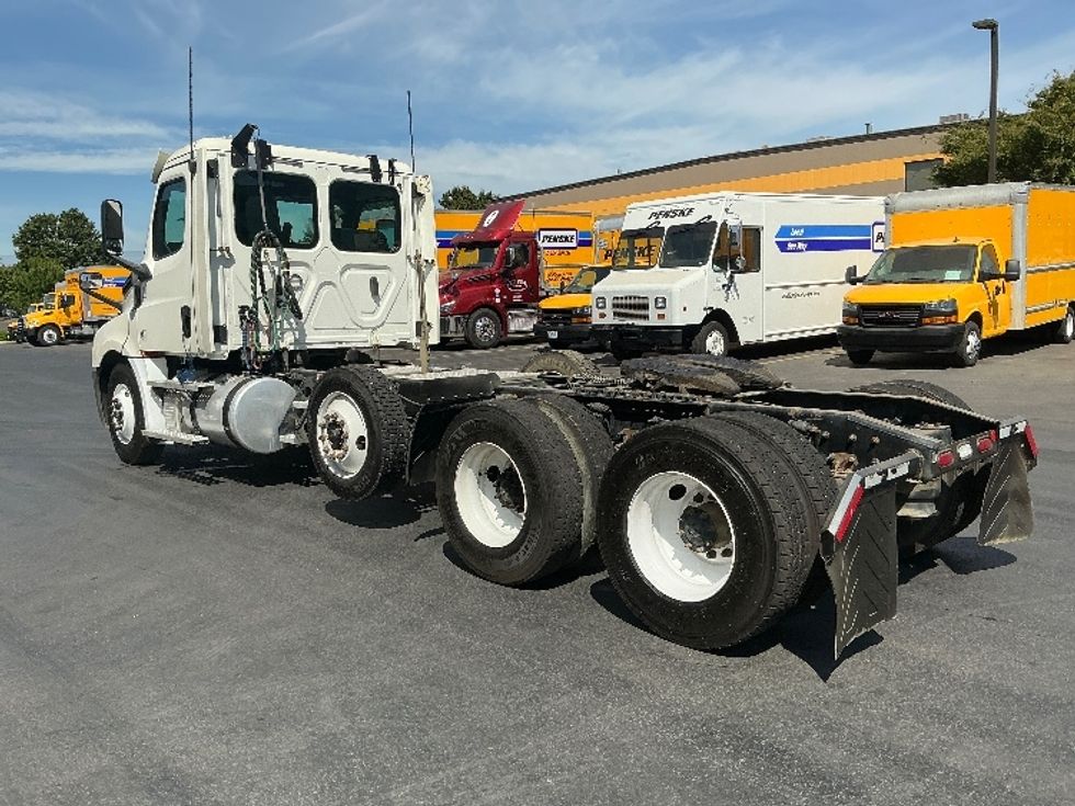 Day Cab Tractor-Heavy Duty Tractors-Freightliner-2020-T12684ST-Coburg-OR-64,680\n\t\tmiles-$ 90,750 - Image 5