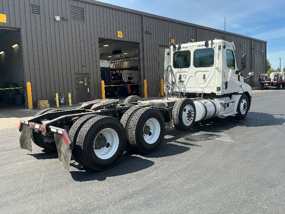 Day Cab Tractor-Heavy Duty Tractors-Freightliner-2020-T12684ST-Coburg-OR-64,680\n\t\tmiles-$ 90,750 - Image 7