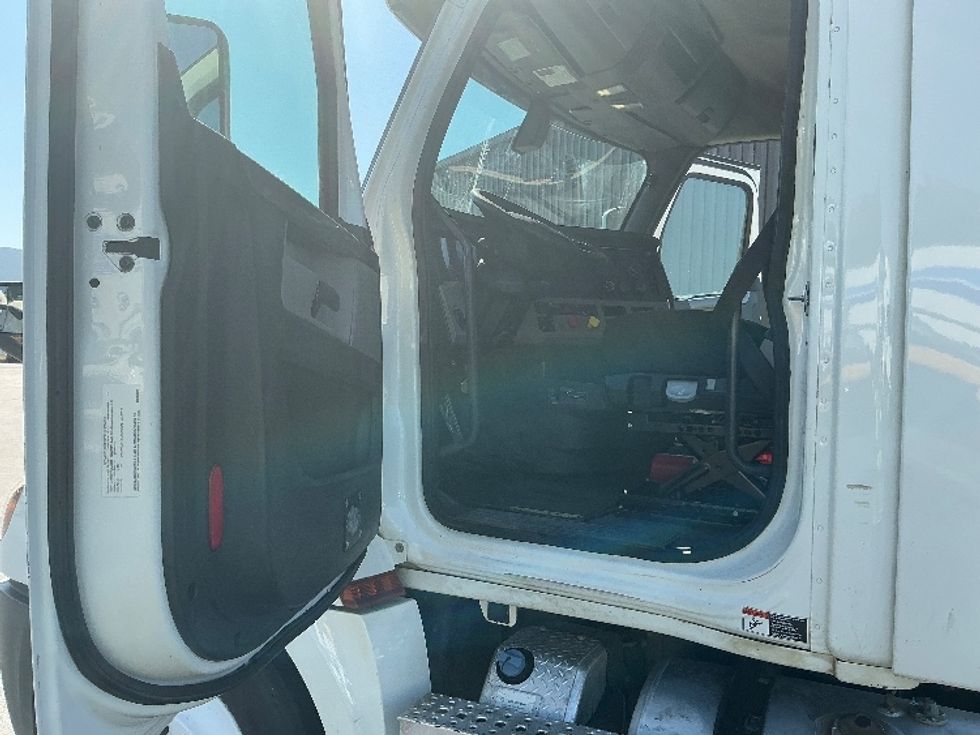 Day Cab Tractor-Heavy Duty Tractors-Freightliner-2020-T12684ST-Coburg-OR-66,202\n\t\tmiles-$ 90,500 - Image 9