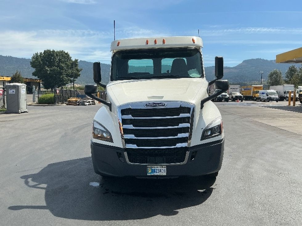 Day Cab Tractor-Heavy Duty Tractors-Freightliner-2020-T12684ST-Coburg-OR-69,070\n\t\tmiles-$ 90,500 - Image 2