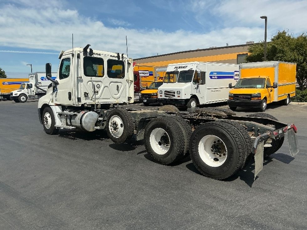 Day Cab Tractor-Heavy Duty Tractors-Freightliner-2020-T12684ST-Coburg-OR-69,070\n\t\tmiles-$ 90,500 - Image 5