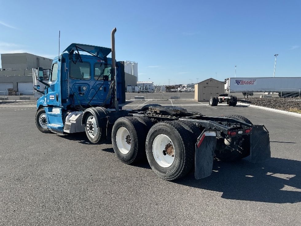 Day Cab Tractor-Heavy Duty Tractors-Freightliner-2020-T12684ST-Everett-WA-495,816\n\t\tmiles-$ 61,750 - Image 5